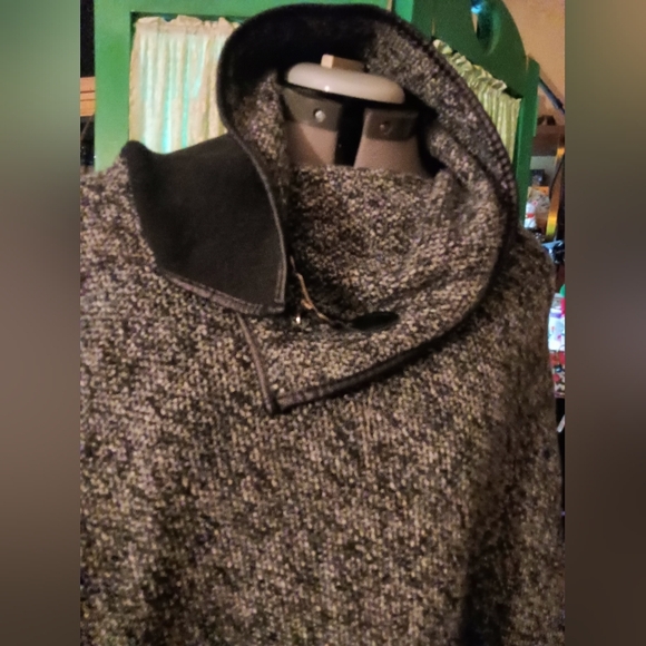 Poncho sweater - Picture 5 of 5